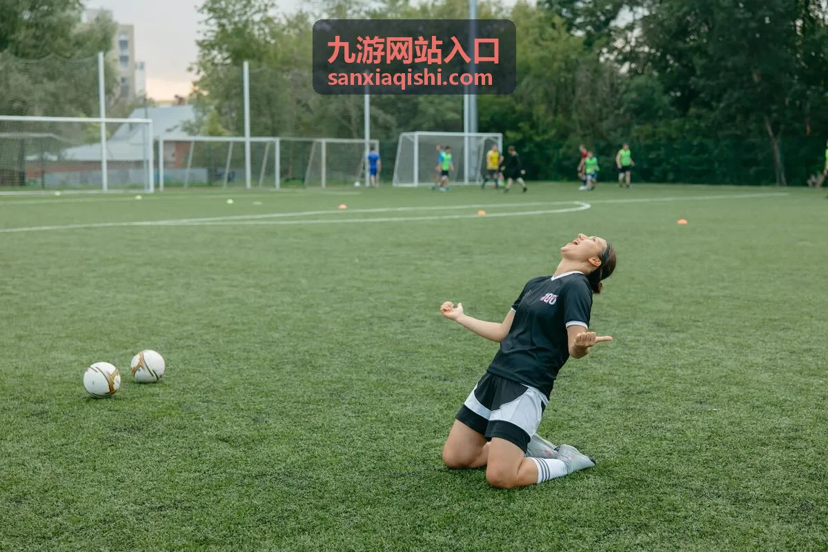 九游网站入口在不同设备上的访问示意